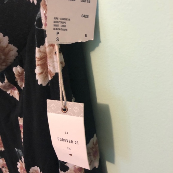 Floor length floral skirt - Picture 4 of 5